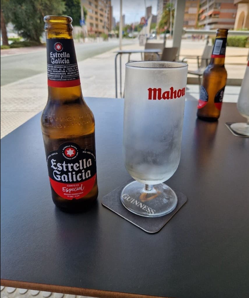 Estrella bien fría en terraza